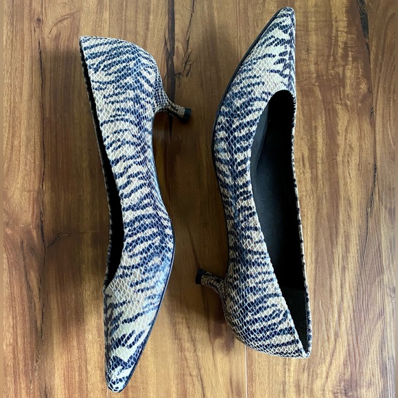 Stuart Weitzman Snakeskin Tiger Print Kitten Heels - Picture 6 of 14